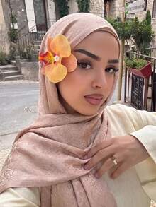 1件女款波希米亞風時尚佩斯利印花圍巾頭巾，春夏街頭休閒防曬披肩，適合日常穿著，適合夏季海灘 - 裸米色 - 查看 2