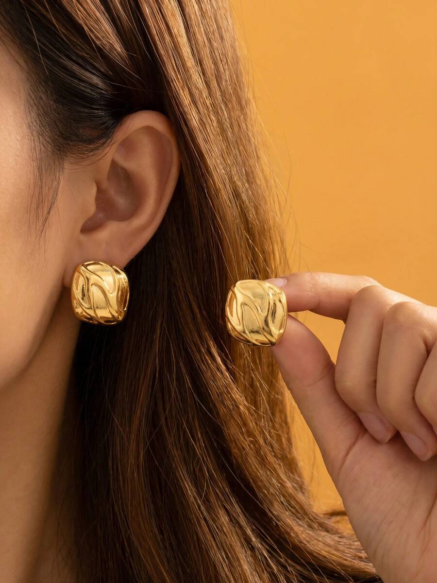 Chunky flüssige wellenförmige quadratische Ohrstecker für Frauen, Edelstahl hypoallergen asymmetrische geometrische goldene Ohrringe Damen Statement Schmuck Geschenke