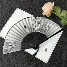 優雅復古中日風竹製摺扇附流蘇，便攜式夏季手扇，適用於婚禮、派對、送友禮物、開學季，夏季降溫與居家裝飾，黑白花卉圖案設計 - 多色 - 查看 10