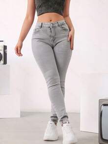 Jeans ajustados básicos de mezclilla basico, elásticos, con efecto levantador de glúteos - Gris Claro - Ver 3