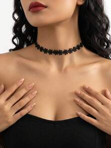 1pc Women's Black Floral Chain Necklace - Black - View 1