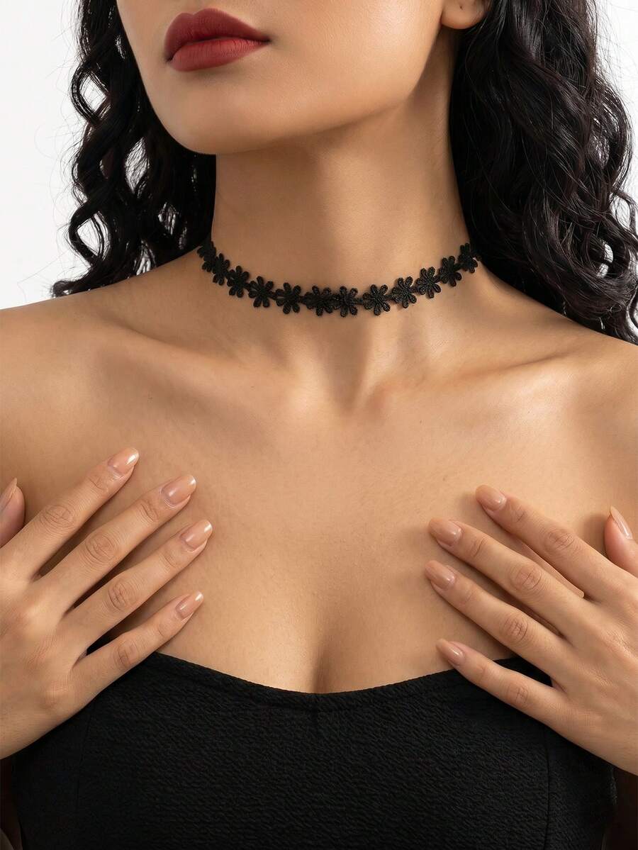 1pc Women's Black Floral Chain Necklace - Black - View 1