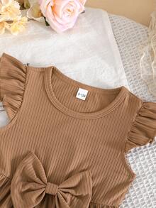Conjunto de dos piezas para niños pequeños con cuello redondo, mangas de volantes, estampado de mariposas y ribete acanalado de unicolor – Simple, lindo y perfecto para primavera y verano. - Caqui - Ver 4