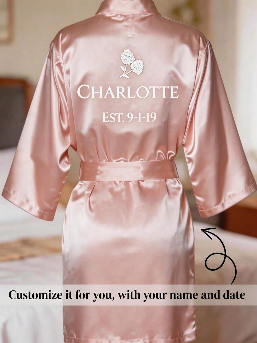 1件客製化姓名與日期花卉和服睡袍，女款個性化絲綢緞面睡衣，適合婚禮、新娘派對禮物與奢華居家服