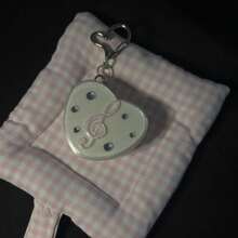 愛心音樂符號水鑽耳機線收納器，便攜數據線收納鑰匙圈吊飾，甜美粉色音樂符號愛心耳機收納盒，INS珍珠光愛心水鑽包飾，可愛耳機線收納工具，便攜小包吊飾 - 彩色 - 查看 5