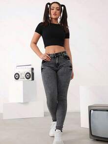 Jeans ajustados básicos de mezclilla basico, elásticos, con efecto levantador de glúteos - gris-negro - Ver 5