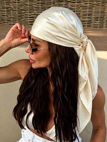 1PC Women's Fashion Solid Color 90*90 Square Scarf, Minimalist Versatile Headscarf, Solid Color Simple Design, Breathable And Not Stuffy, Unique But Not Flashy, Casual And Versatile, Travel Styling Essential, Suitable For All Seasons Bandana - Beige - View 2