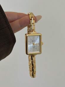 This Fashionable Women's Rectangular Dial Wristwatch, Exquisitely Designed And Elegant, Perfect For Commuting Wear - Gold - View 7