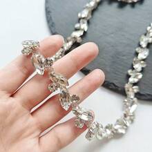 1 yarda Cadena decorativa con rhinestones, pegatina brillante de rhinestones adecuada para decoraciones de bodas y fiestas, y accesorios de vestidos de novia - Plateado - Ver 3