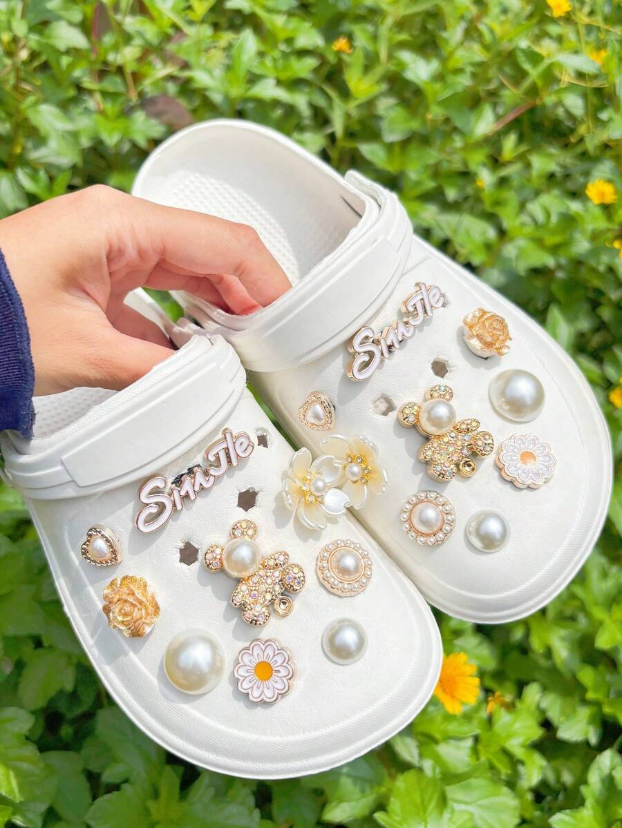 18pcs Gold Bear Charms, Gold Letter Charms, Shoe Flowers, Shoe Buckles, Shoe Accessories Pink Cute Series Suitable For Clogs, Beach Shoes, Garden Shoes, DIY Accessories - Gold - View 1