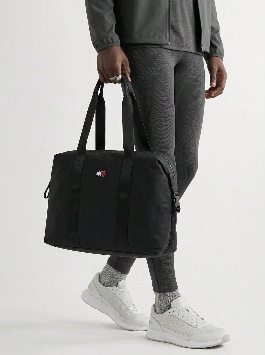 Tommy Hilfiger Logo Duffel Bag Black 20L - Black - View 1