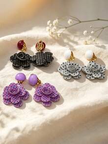 1 par de clips de oreja vintage lindos con lunares y flores, pendientes geométricos florales dulces sin perforación, regalo de joyería para vacaciones en la playa - acortar - Ver 6