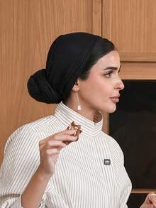 1 buah Hijab Wanita Klasik Instan Warna Polos, Berbagai Gaya Pemakaian, Dapat Diatur, Serbaguna, Praktis, Elastis, Kain Modal, Nyaman, Lembut, Ramah Kulit, Cocok untuk Pemakaian Sehari-hari, Olahraga, Yoga - Hitam - View 3