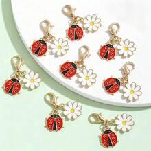 5-10pcs Insect Keychain Pendant Daisy Insect Holiday Gift Bag Charm - View 6