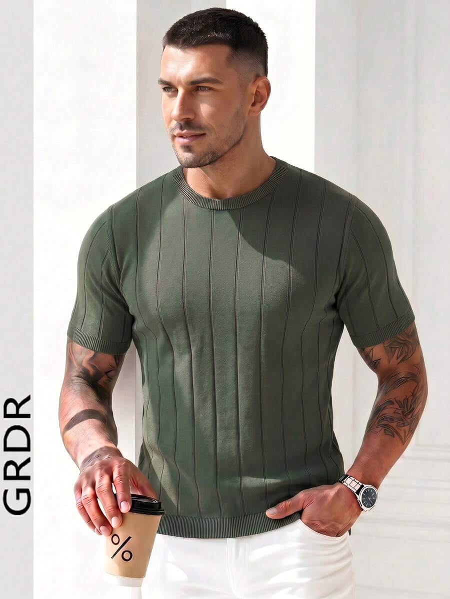 Suéter de punto de manga corta ligero de cuello redondo acanalado para hombre de verano