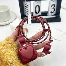 5件組適用於 17英規18W/20W充電器保護殼 TPU軟殼防摔 酒紅色3D愛心設計 Apple 40W快充頭數據線保護套 防斷 USB-C轉Lightning接頭保護套 繞線收納帶 手機配件裝飾 送女友理想禮物 - 酒紅色英規立體愛心 - 查看 3