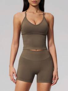 NcmRyu Conjunto deportivo de mujer de un solo color con espalda en Y, hebilla de metal ajustable, tirantes de espagueti, shorts de cintura alta acanalados - Café integral - Ver 5
