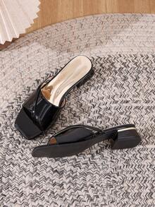 Women's Slip-On High Heel Thong Sandals, Spring/Summer New Fashion Black Glossy Nightclub Party Style, Square Toe Open Toe Chunky Heel - Black - View 2
