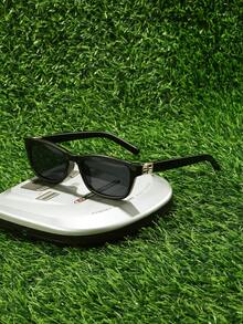 Shadewire Kacamata Hitam Retro Bingkai Persegi Kecil, Kacamata Pelindung UV untuk Pantai dan Mengemudi, Aksesori Retro Vintage untuk Kembali ke Sekolah - Hitam - View 1