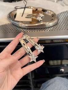 2件組 Y2K 銀色水鑽星星髮夾，亮面金屬彈扣式髮夾，星星造型街頭風髮飾 - 銀色 - 查看 6