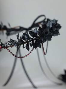 1 Stück gotische schwarze Blattkrone mit Krähenschädel und rotem Strass-Anhänger-Kette, Vampir-Stirnband, geeignet für dunklen Cosplay-Look - Schwarz - Übersicht 3