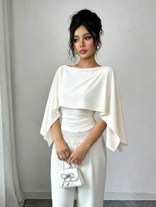 Top Elegante Feminina Branca com Decote Canoa e Manga Capa, Decorada com Detalhes de Renda em Contraste, Tecido de Malha, Ajuste com Elasticidade Média - Branco - Visão 4