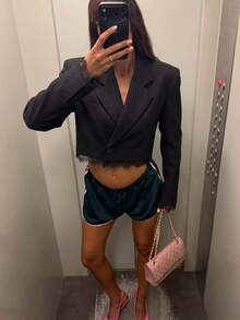 Blazer Pendek Kancing Tunggal Hitam untuk Wanita, Model Lengan Panjang dengan Kerah Berlekuk dan Hiasan Renda, Koleksi Musim Gugur 2026 - Hitam - View 9