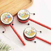 Traditional Chinese Style Rattle Drum, Classic Hand-Shaken Toy, Rattle Toy, Produces Sound By Shaking The Rope-Attached Weight To Strike The Drum Surface, Features Chinese New Year Painting Style Design, Red Carved Handle, Combines Traditional Rattle Drum Structure With Chinese Cultural Theme Design, Random Style - 彩色 - 查看 3