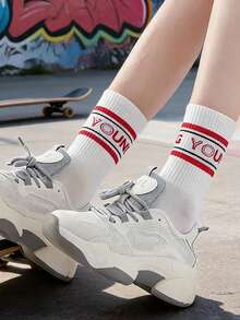 1/5 pares de calcetines de media caña para hombre con base blanca, rayas de colores y lema, unisex, estilo casual versátil para uso diario, ropa de calle transpirable, estilo preppy suave y amigable con la piel, ropa de calle de moda seca, adecuado para deportes de vuelta a la escuela, uso diario en la oficina, atuendos deportivos al aire libre - Blanco - Ver 3