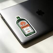 Car-5364：「Jägermeister 酒瓶乙烯基貼紙－適合筆記本電腦、水壺、日記本與飲品愛好者空間 | 適合 Jägermeister 粉絲、飲酒愛好者與派對參加者 | 送給朋友、派對參與者與飲品愛好者的理想禮物 | 大膽獨特的貼紙，營造飲品主題裝飾與派對氛圍」 - A - 查看 4