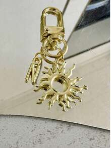1pc Gold Sun Pendant Keychain, Unisex Bag Charm, Luxury Accessory - Gold - View 6