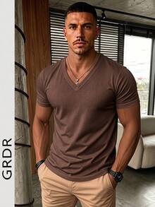 Camiseta de manga corta con cuello en V de moda para hombres GRDR | Diseño exquisito | Esencial de verano | Fácil de combinar | Muestra tu estilo - Marrón - Ver 4