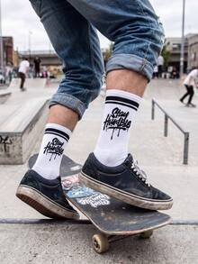 3 Pairs Random Assorted Unisex American Graffiti English Stripe Letter Design Skin-Friendly Durable Comfortable Breathable Mid-Calf Socks For Home, Commute, Gift And Daily Wear - Black and White - View 5