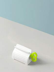 1PC Tube Squeezer Designed For Various Soft Tubular Products, Compatible With Medical Ointments, Cleansers, Hand Creams, Children's Toothpaste, Hair Dye Tubes, Universal Tool For Bathrooms, Pharmacies, Beauty Salons. Round Heart / Number Shaped Colorful Handle, Multiple Color Options, Pure White Body Resistant To Dirt And Easy To Clean, Waterproof Plastic Material Resistant To Mold And Deformation In Humid Environments - Multicolor - View 10