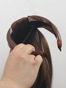 24 Inch Leather Twisted Headband Wig With Large Wavy Hair Extensions, Detachable Half-Head Cover For Women, Available In Multiple Colors Including Black/Brown/Brown/Gold/Brown With White Highlights, Suitable For Everyday Wear By Women. - Multicolor - View 7