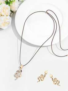 ZAA Textured Alloy Snake-Shaped Stud Earrings And Snake-Shaped Pendant Necklace 2 Pieces Set, Geometric Animal Snake-Shaped Earrings Pendant, Luxury Textured Earrings, Fashion Exquisite Minimalist Earrings, Suitable For Daily Wear - Gold - View 2