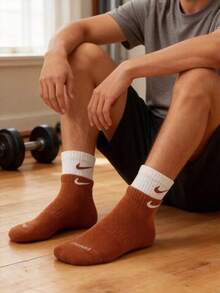 Nike Comfortable Quick-Drying Breathable Training Socks, Unisex, 1 Pair, Dark Reddish Brown/Sail White - Dark Auburn/sail White - View 1