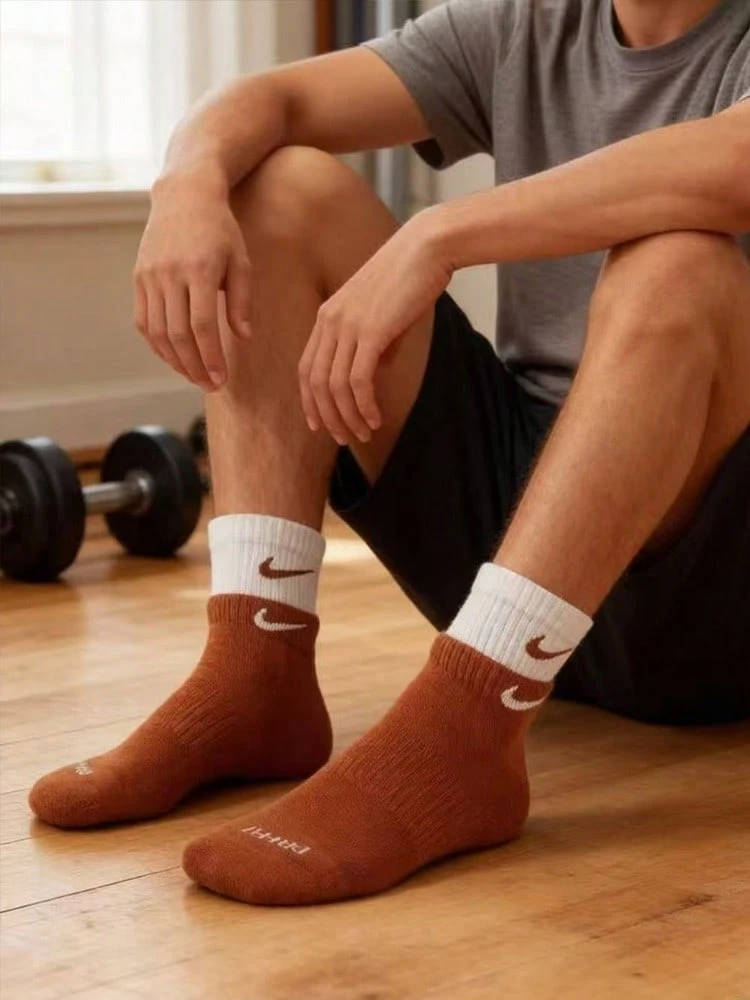 Nike Comfortable Quick-Drying Breathable Training Socks, Unisex, 1 Pair, Dark Reddish Brown/Sail White - Dark Auburn/sail White - View 1