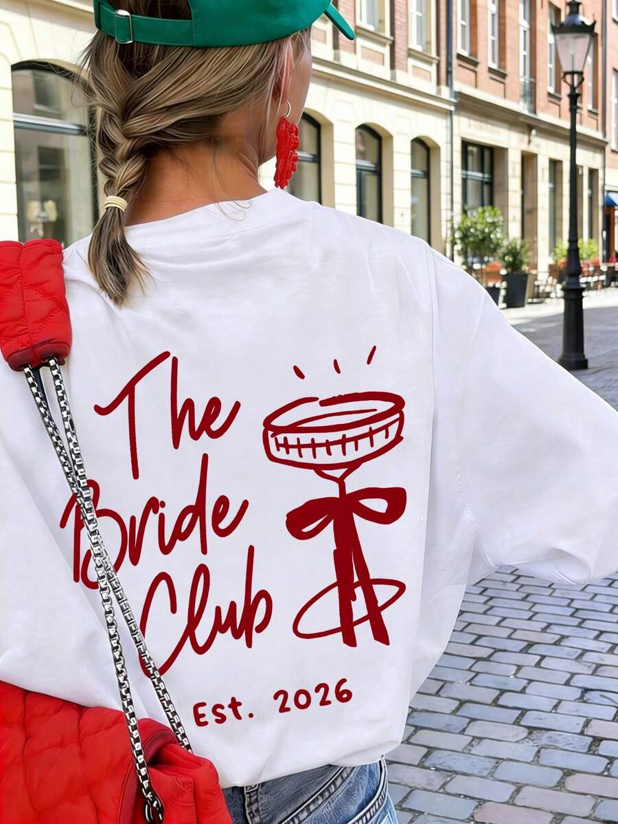 1件女款夏季短袖T恤，單身女派對主題蝴蝶結手繪調酒杯「The Bride Club」字母印花圖案白色T恤