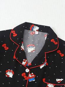 授權款 2 件組女款 Sanrio Hello Kitty 印花翻領短袖鈕扣口袋上衣與蝴蝶結短褲睡衣套裝，居家服適合居家使用 - 黑色 - 查看 3
