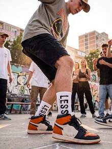 3 Pairs Random Assorted Unisex American Graffiti English Stripe Letter Design Skin-Friendly Durable Comfortable Breathable Mid-Calf Socks For Home, Commute, Gift And Daily Wear - Black and White - View 6
