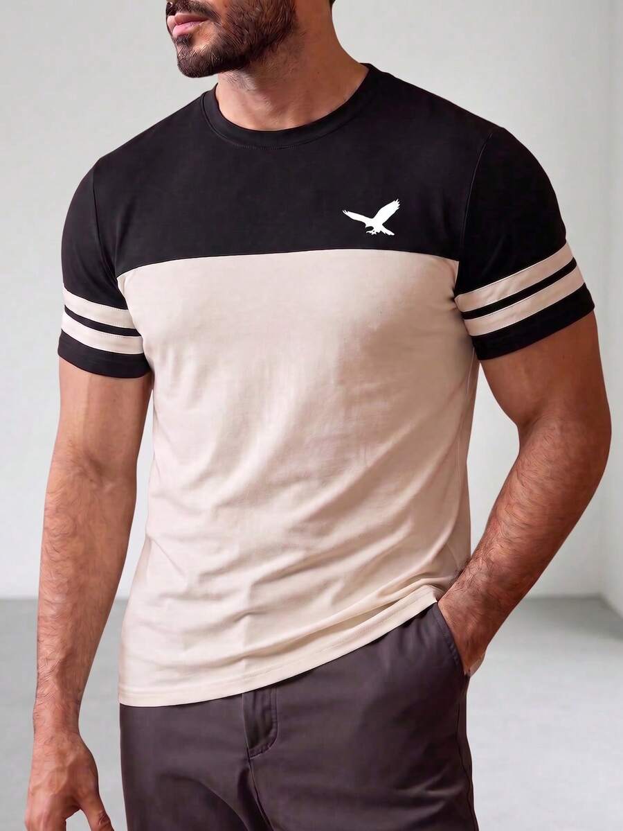 T-shirt à manches courtes pour hommes avec imprimé d'aigle noir & blanc, rayures et blocs de couleurs, top superposé à contraste de couleurs - Nude - Voir 1
