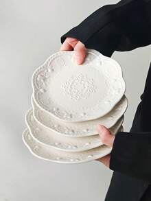 1pc/2pcs/4pcs European Style Cake Dessert Plate, 6-Inch Ceramic Small Dish, Small Round Flat Plate, Fruit Plate, Snack Plate, Nut & Candy Plate, Appetizer Dish, Cake & Dessert Plate, Multi-Purpose, Party Supplies, Hotel Tableware, Elegant Gift - Multicolor - View 2