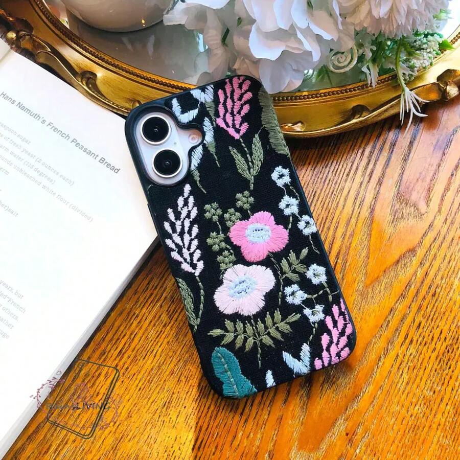 Vintage bestickte Blumenstoff-Schutzhülle, geeignet für Air iPhone17, iPhone16e, iPhone16, 15, 14, iPhone13, 12, 11 Pro Max, S25 Edge, S24, S23 Ultra, Pixel 10, 9, 8 Pro - Weiß 2 - Übersicht 1