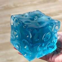 1pc Popular Oversized Ice Cube TPR Squeeze Toy, Realistic Ice Crystal Texture Stress Relief Squeeze Toy, Cool Summer Desktop Decoration, Suitable For All Ages Multi-Holiday Surprise Gift Set - 彩色 - 查看 1