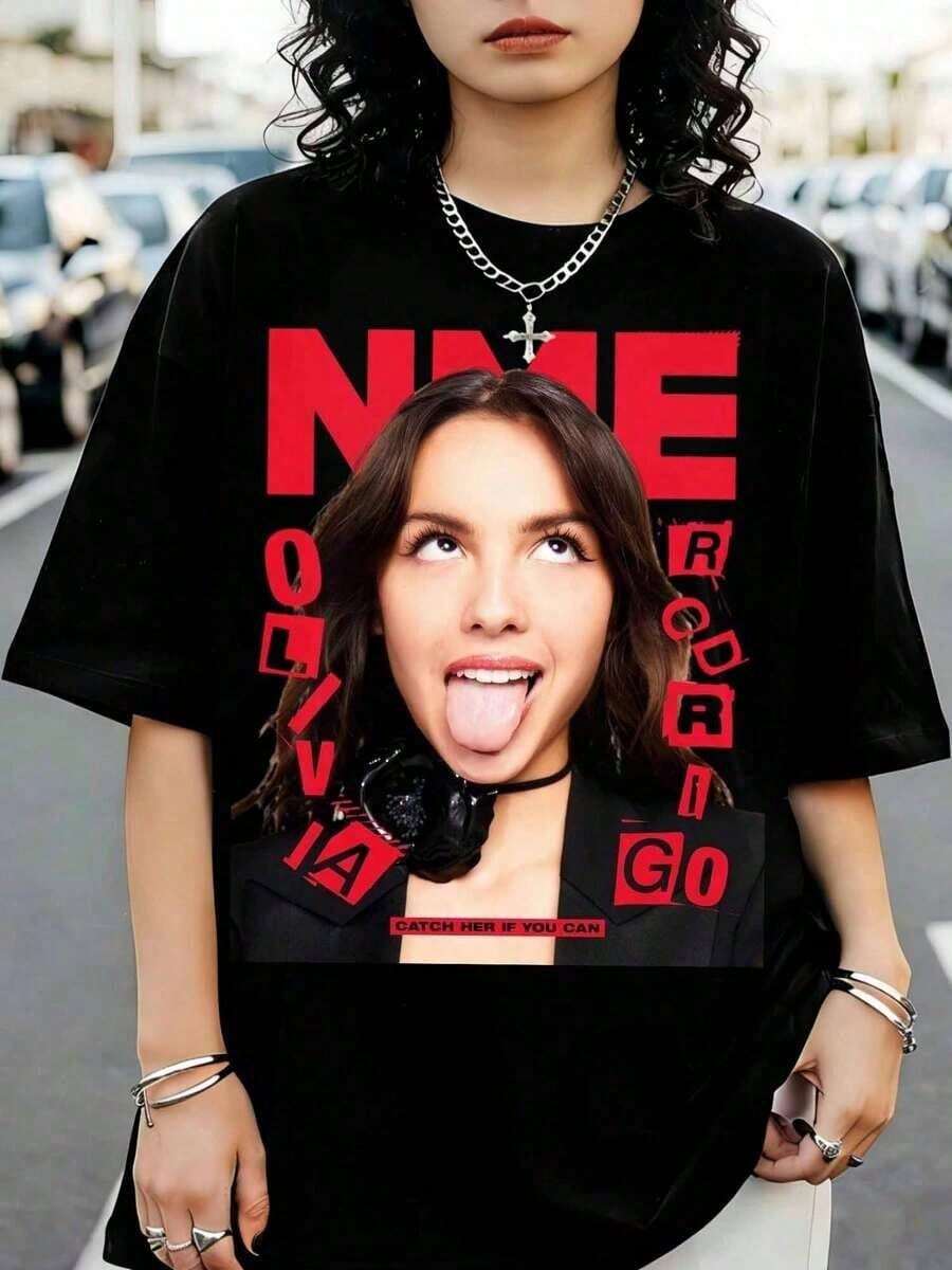 100% Cotton Y2K Loose Short Sleeve Tee Unisex Graphic T-Shirt  2026 &Lt;&Lt; Catch Her If You Can &Gt;&Gt; NME With Tongue Out, Vintage - Black - View 1