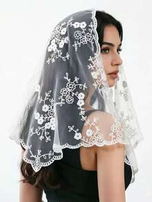 1PC Women's Solid Color Floral Lace Triangle Scarf, Lace Mantilla Veil, Triangle Lace Veil, Minimalist Elegant Elegant Lightweight Sheer Triangle Scarf, Bridal Veil, Hollow Lace Trim Decorated Wedding Veil Headscarf, Boho Chic, Wedding Veil, Fashionable Versatile Suitable For Banquet, Ball, Outdoor Photography, Wedding, Match With Dress, Scarf Dress - Multicolor - View 10