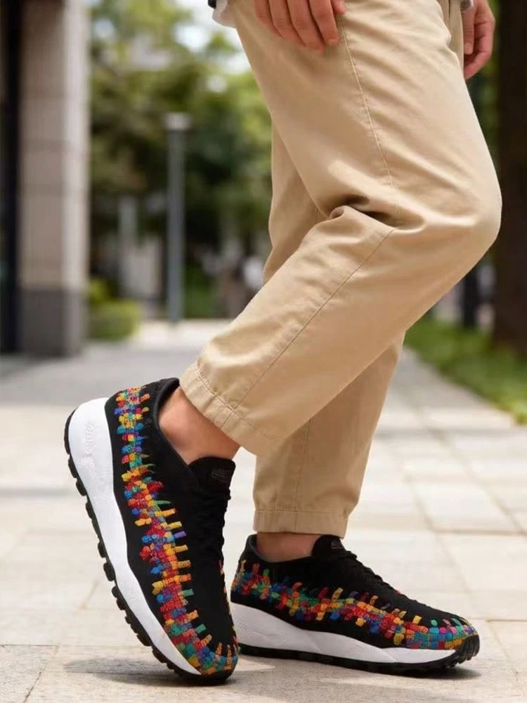 Nike حذاء نايكي إير فوتسكيب ووفنز "رينبو" - حذاء نسائي كاجوال منخفض الرقبة، مريح، أنيق، مقاوم للانزلاق، متين، خفيف الوزن - أسود/ملون - مشاهدة 1