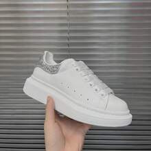 White MQ Wedge Sneakers With Black Heel Panel – Oversized Style Sneakers For Women And Men - 銀色格利特 - 查看 1