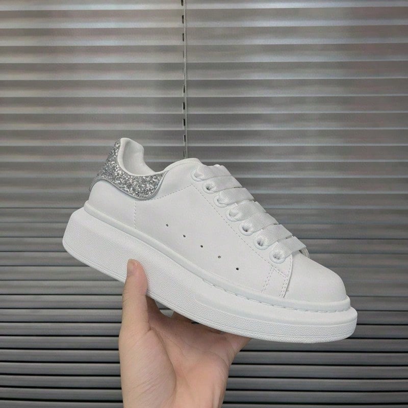 White MQ Wedge Sneakers With Black Heel Panel – Oversized Style Sneakers For Women And Men - 銀色格利特 - 查看 1
